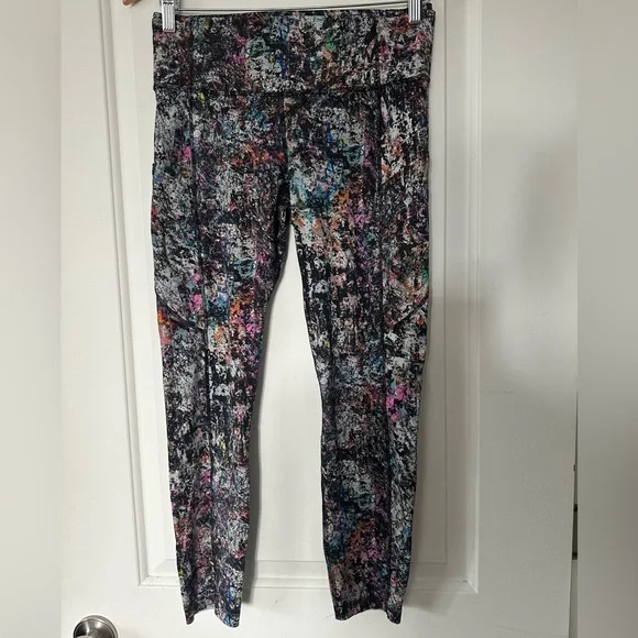 Lululemon Fast and Free Tight II 25” Non-Reflective Nulux in Vitalize Multi 8 - Picture 3 of 6